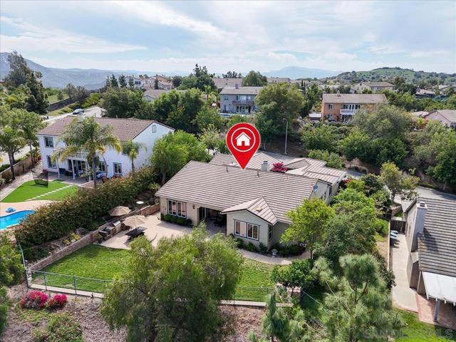 3180 Ridgeline Place, Escondido CA: https://media.crmls.org/mediaz/d9b00adf-ecf0-45ff-853a-29cb91c7ee23.jpg
