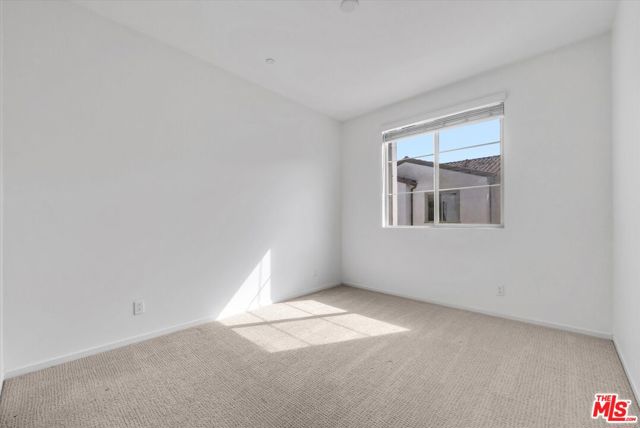 4102 S Limecrest Paseo, Ontario CA: https://media.crmls.org/mediaz/d9b0827f-3fff-4f13-9c17-6dcfd044242f.jpg