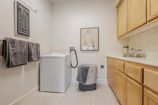 33 Lupine Valley Court, Brisbane CA: https://media.crmls.org/mediaz/d9b0ac04-1592-455a-b5e2-4b72c8ee7858.jpg