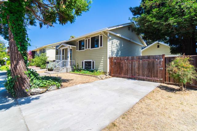 Image 11 of 52 For 4636 Serra Ave