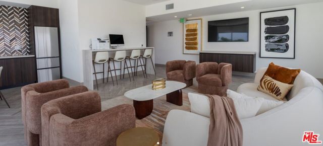 750 S Kingsley Drive, Los Angeles CA: https://media.crmls.org/mediaz/d9b176f0-586b-4eac-9251-dbed95a659b6.jpg
