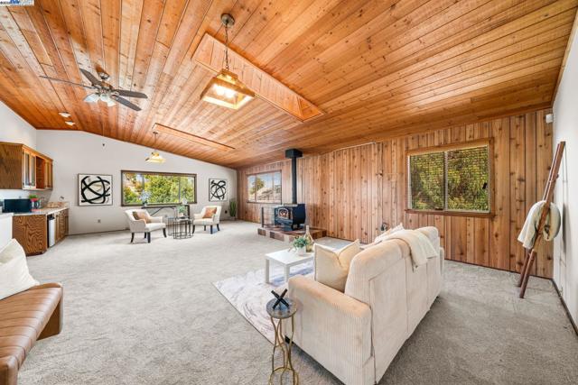 36092 Blair Pl, Fremont CA: https://media.crmls.org/mediaz/d9b1aad0-c008-4f46-a1ef-96e73c274447.jpg