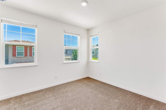 Image 19 of 38 For 2336 Endeavor Way