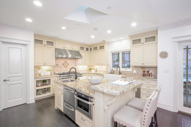 780 S El Monte Avenue, Los Altos CA: https://media.crmls.org/mediaz/d9b2e366-f493-4e3d-add4-459fad0b8155.jpg