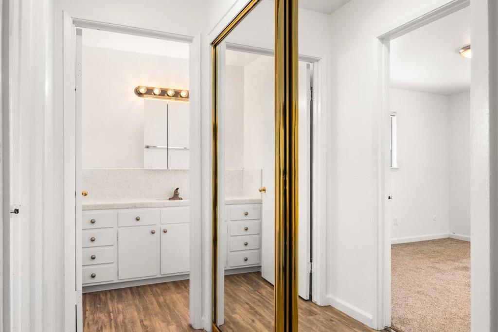 https://media.crmls.org/mediaz/d9b2fd2a-3d2d-41bd-8921-153bd5e83156.jpg?preset=X-Large