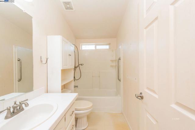 31 Rocky Road, Weaverville CA: https://media.crmls.org/mediaz/d9b33808-f2c2-4f47-97d7-72ca38230d87.jpg