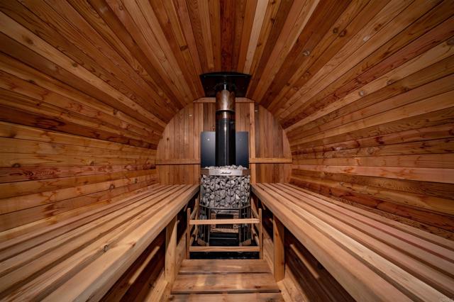 Image 33 of 47 For 3876 Mount Albertine Avenue