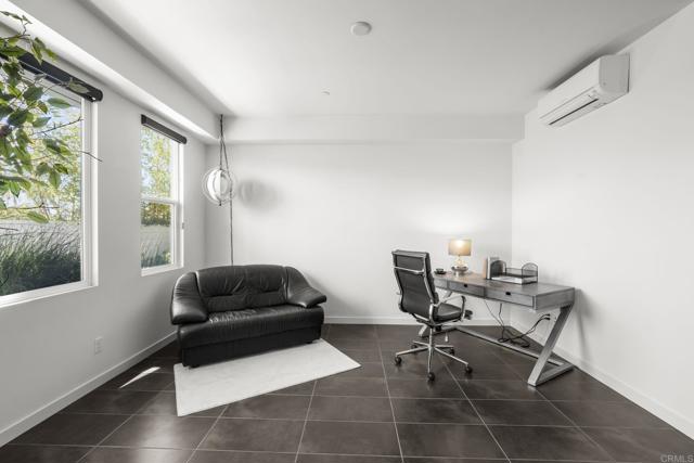 Detail Gallery Image 8 of 57 For 2563 State St, Carlsbad,  CA 92008 - 2 Beds | 2/2 Baths