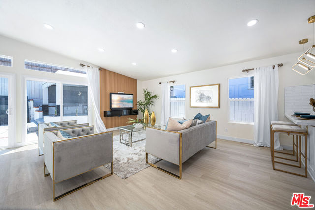 2733 Grand Summit Road, Torrance CA: https://media.crmls.org/mediaz/d9b3a441-4b5b-4531-83a2-e7ae07ea8015.jpg