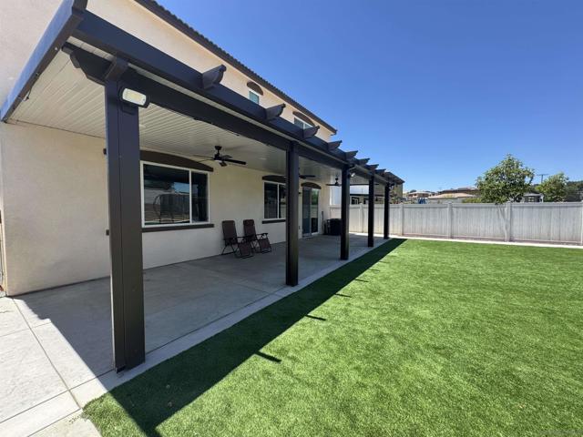 28223 Citrus Ct, Valley Center CA: https://media.crmls.org/mediaz/d9b3e4de-56fe-46d4-b884-976dc9e4c28e.jpg