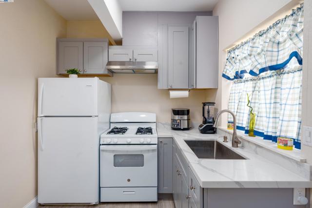 7691 Church Street, Gilroy CA: https://media.crmls.org/mediaz/d9b40f81-b81f-4ba6-8628-c1fca7c65140.jpg