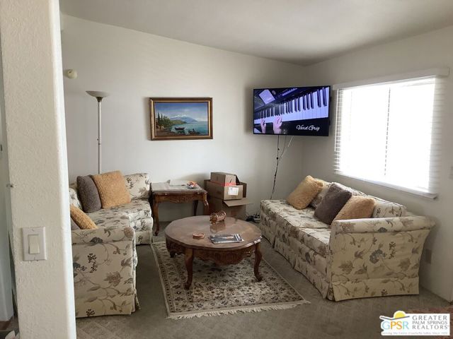 70875 Dillon Road, Desert Hot Springs CA: https://media.crmls.org/mediaz/d9b4b343-5a29-4c61-8aab-44e84274c034.jpg