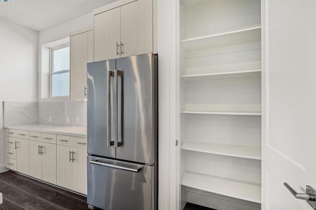 Image 6 of 51 For 2250 Kilowatt Way  216