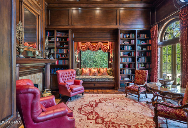 240 W Stafford Road, Thousand Oaks CA: https://media.crmls.org/mediaz/d9b4fc76-e3d9-4070-8c57-e7c039112458.jpg