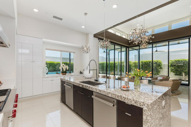 Image 17 of 29 For 21 Emerald Court
