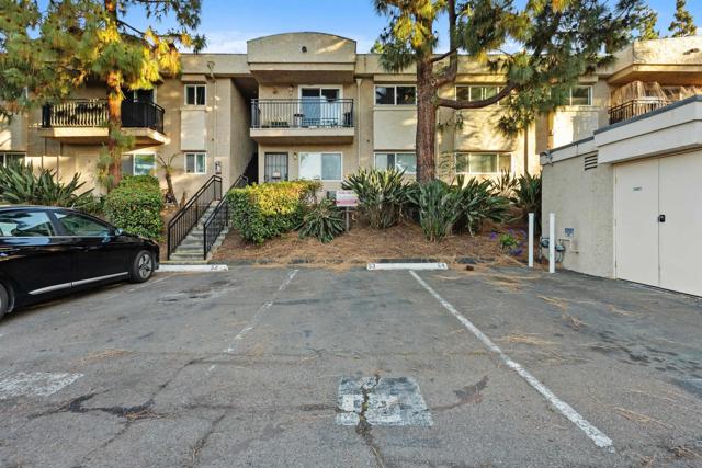 9860 Dale Ave, Spring Valley CA: https://media.crmls.org/mediaz/d9b6fdf2-075d-4c5d-895e-5626fad36383.jpg