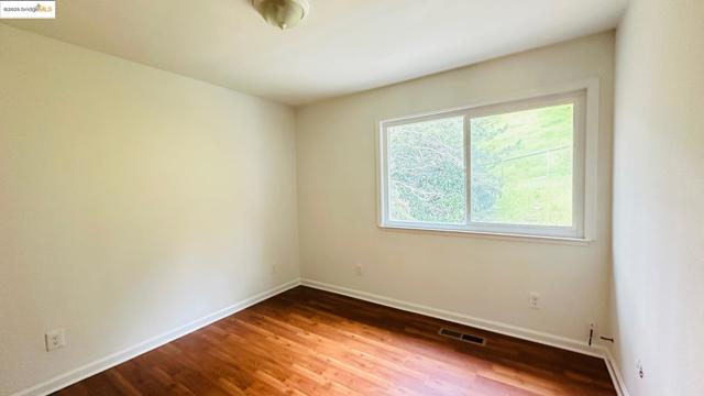 3593 Morningside Dr, Richmond CA: https://media.crmls.org/mediaz/d9b7056e-48e6-4263-9609-3b7ff50603d3.jpg