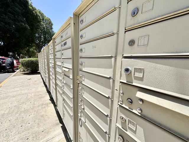 1300 Saratoga Avenue, Ventura CA: https://media.crmls.org/mediaz/d9b70a6d-87db-407e-bdfe-7e540968bf01.jpg