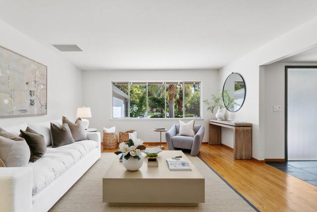 2050 Wooded Glen Drive, Los Altos CA: https://media.crmls.org/mediaz/d9b80299-69ec-48bd-b395-d730fd31d478.jpg