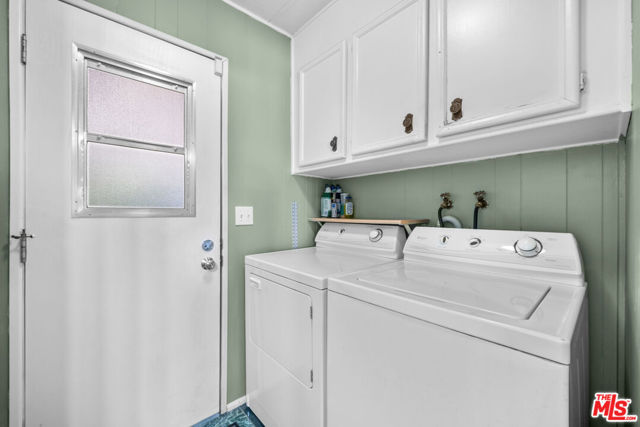 21317 Blue Curl Way, Canyon Country CA: https://media.crmls.org/mediaz/d9b85a32-b6a1-4d51-a22a-5ad3825a306a.jpg