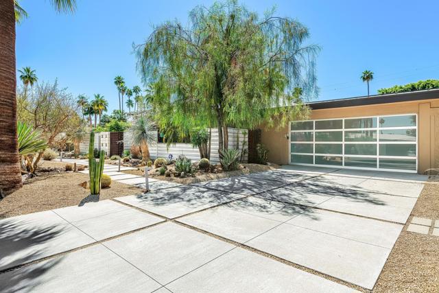 1175 E Cactus Road, Palm Springs CA: https://media.crmls.org/mediaz/d9b8b326-952a-4631-bc09-7052c41a6e8f.jpg