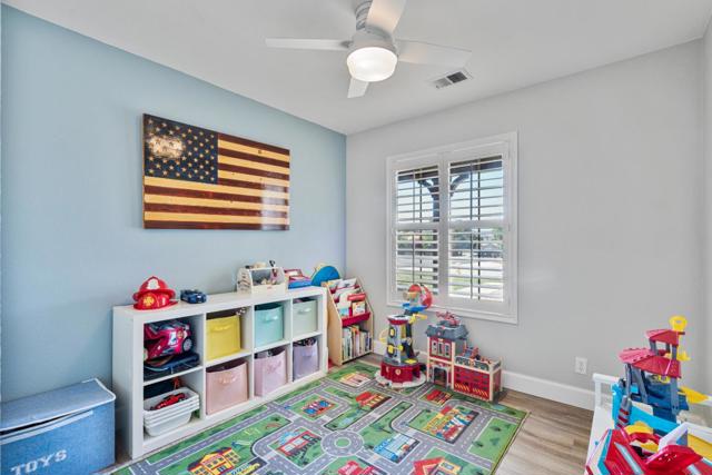 2399 Paradise Drive, Hollister CA: https://media.crmls.org/mediaz/d9b93ad2-278d-4529-8f69-e6825e3bcb42.jpg