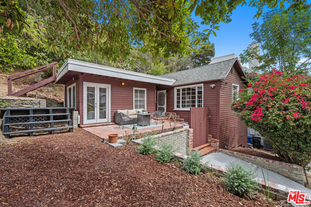 10545 Selkirk Lane, Los Angeles CA: https://media.crmls.org/mediaz/d9b94bed-54a3-4cc1-8e0b-ca0d85b9be37.jpg