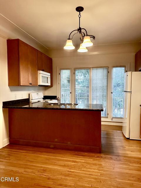 Detail Gallery Image 11 of 28 For 588 S Mentor Ave #B,  Pasadena,  CA 91106 - 2 Beds | 1 Baths