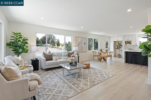 1923 Thompson Ln, El Sobrante CA: https://media.crmls.org/mediaz/d9b9b8ed-6e14-4ba3-bc83-0efacc0fe15c.jpg