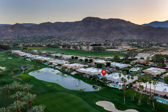 61 Mayfair Drive, Rancho Mirage CA: https://media.crmls.org/mediaz/d9b9c6d6-d560-44a2-b0a1-0256ce63fa26.jpg