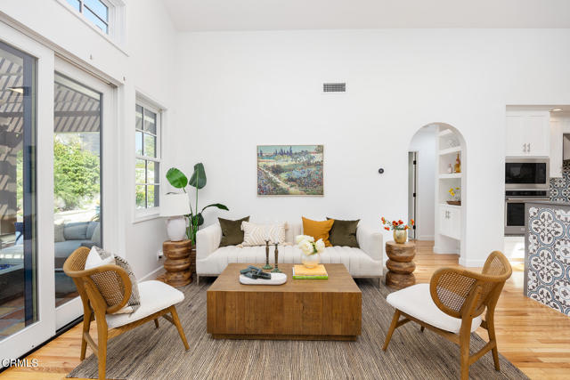 Detail Gallery Image 8 of 29 For 2044 Monterey Rd, South Pasadena,  CA 91030 - 4 Beds | 3 Baths