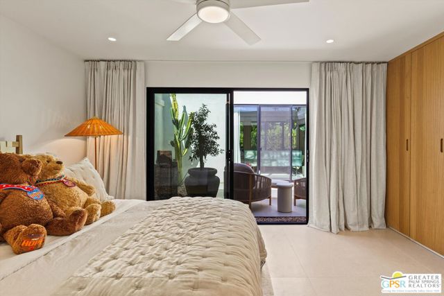 2264 Oakcrest Drive, Palm Springs, CA 92264