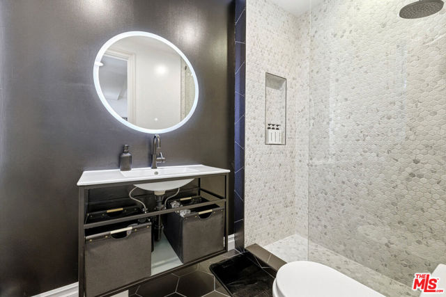 3801 Prado Del Trigo, Calabasas CA: https://media.crmls.org/mediaz/d9ba0dd6-2205-415a-9f51-3917510c2802.jpg