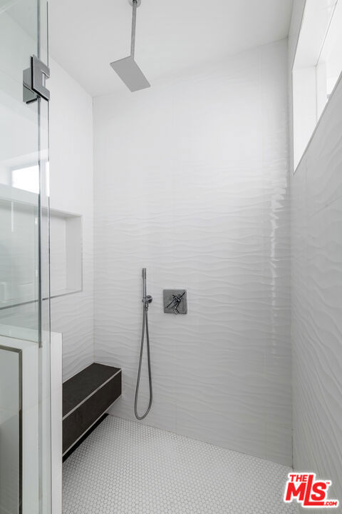 5154 W Redondo Court, Los Angeles CA: https://media.crmls.org/mediaz/d9baa031-ac3b-4ebf-b5ea-14a57def32e3.jpg
