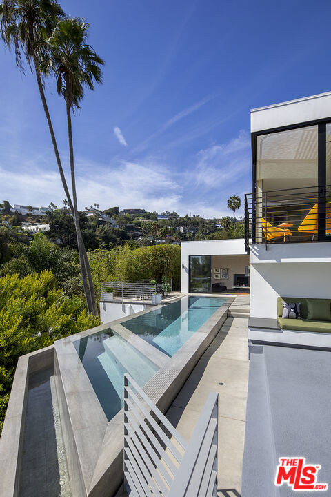 3 Bed Home for Sale in Los Angeles, California