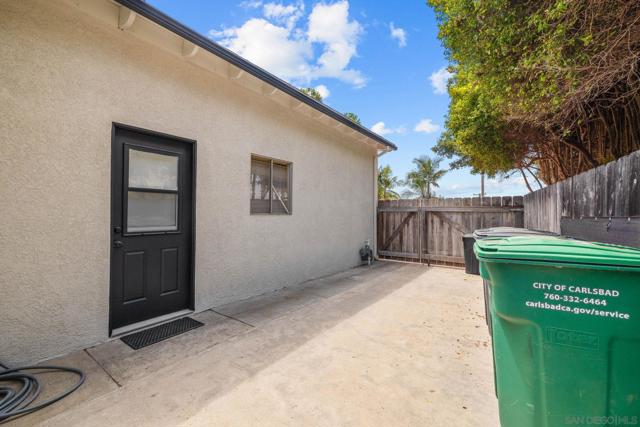 3560 Donna Dr, Carlsbad CA: https://media.crmls.org/mediaz/d9bb5b1e-f2c0-4d85-bf64-c823c8cf9591.jpg