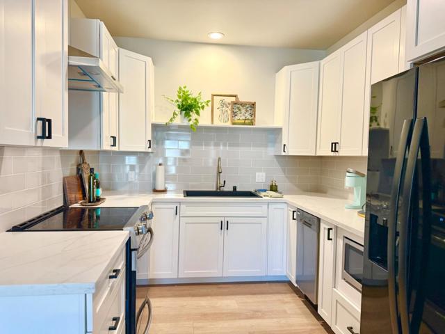 400 San Benito St, Hollister CA: https://media.crmls.org/mediaz/d9bd4a22-b01d-4819-af34-2f40dcc3b256.jpg