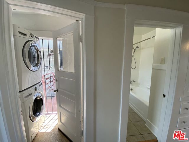 1604 La Fayette Road, Los Angeles CA: https://media.crmls.org/mediaz/d9bd9e7d-e418-4d1a-9be7-70a77d9d265c.jpg