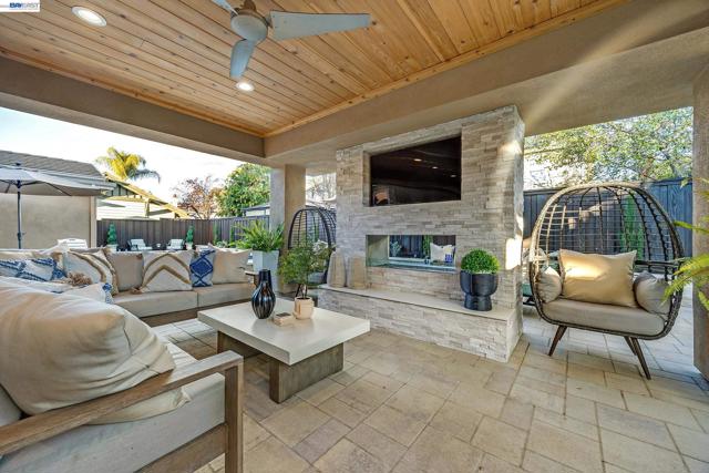 2170 Santa Croce Dr, Livermore CA: https://media.crmls.org/mediaz/d9be5e69-6cb6-482e-bfac-f0f93fc46349.jpg