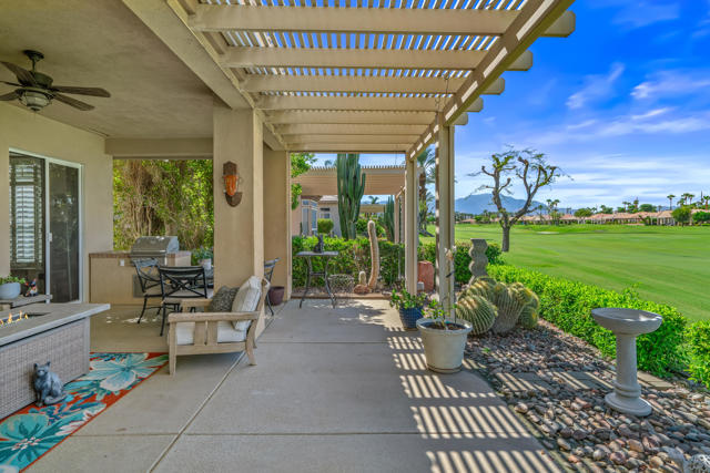 80474 Muirfield Drive, Indio CA: https://media.crmls.org/mediaz/d9be8204-82b7-44b4-8d90-03e9fb5f3dd6.jpg