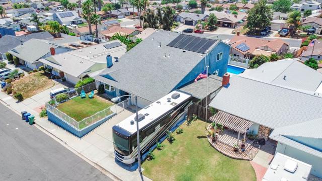9933 Golden West Ln, Santee CA: https://media.crmls.org/mediaz/d9bf8723-cbe0-4027-ab34-33de49f82b41.jpg