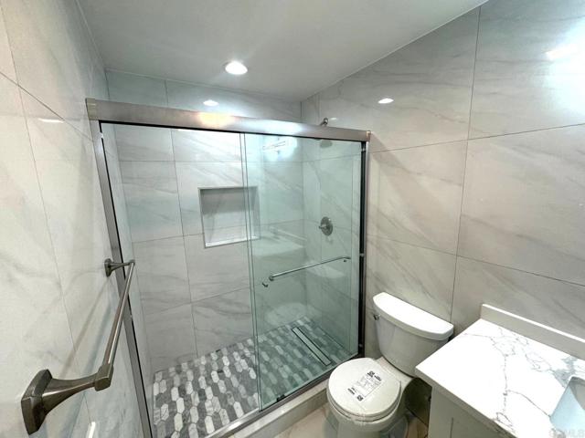 Detail Gallery Image 6 of 20 For 4566 Cove Dr #D,  Carlsbad,  CA 92008 - 2 Beds | 2 Baths