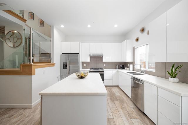 1215 Grand Ave, San Diego CA: https://media.crmls.org/mediaz/d9c0b33f-1dd4-4a9e-84e0-b6cb6695944d.jpg