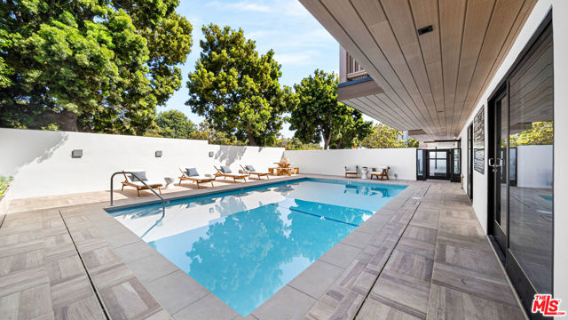 153 San Vicente Boulevard, Santa Monica CA: https://media.crmls.org/mediaz/d9c14e5d-efd7-4741-9224-b2b58b29395e.jpg