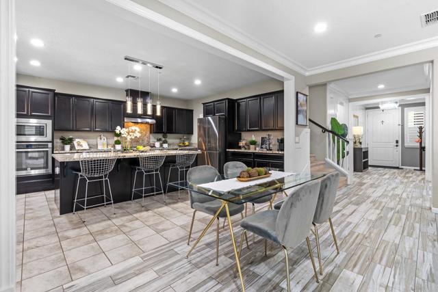 1737 Cranbrook Court, Lathrop CA: https://media.crmls.org/mediaz/d9c1803c-bf4c-4cd9-86ad-3334769f202b.jpg