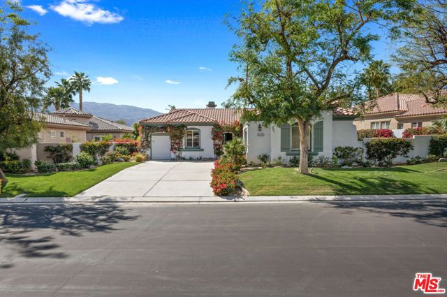 56645 Mountain, La Quinta CA: https://media.crmls.org/mediaz/d9c23e93-a4ba-4561-9f08-b531b636e8c5.jpg