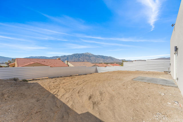 66 677 12 Th Street, Desert Hot Springs CA: https://media.crmls.org/mediaz/d9c28b2a-9633-4d42-bc54-4f05514d4f80.jpg