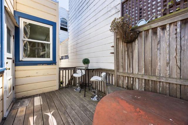 3280 Folsom Street, San Francisco CA: https://media.crmls.org/mediaz/d9c28fa5-3063-4c2d-95b2-de912efb3a09.jpg