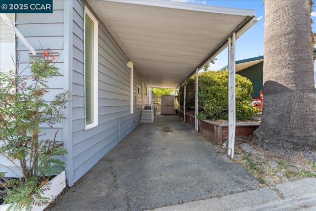 100 Welcome Ave, Concord CA: https://media.crmls.org/mediaz/d9c36b0c-bf4b-4226-bc70-0555830be1d3.jpg