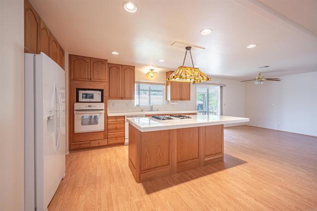 Detail Gallery Image 15 of 49 For 4650 Dulin #119,  Fallbrook,  CA 92028 - 2 Beds | 2 Baths